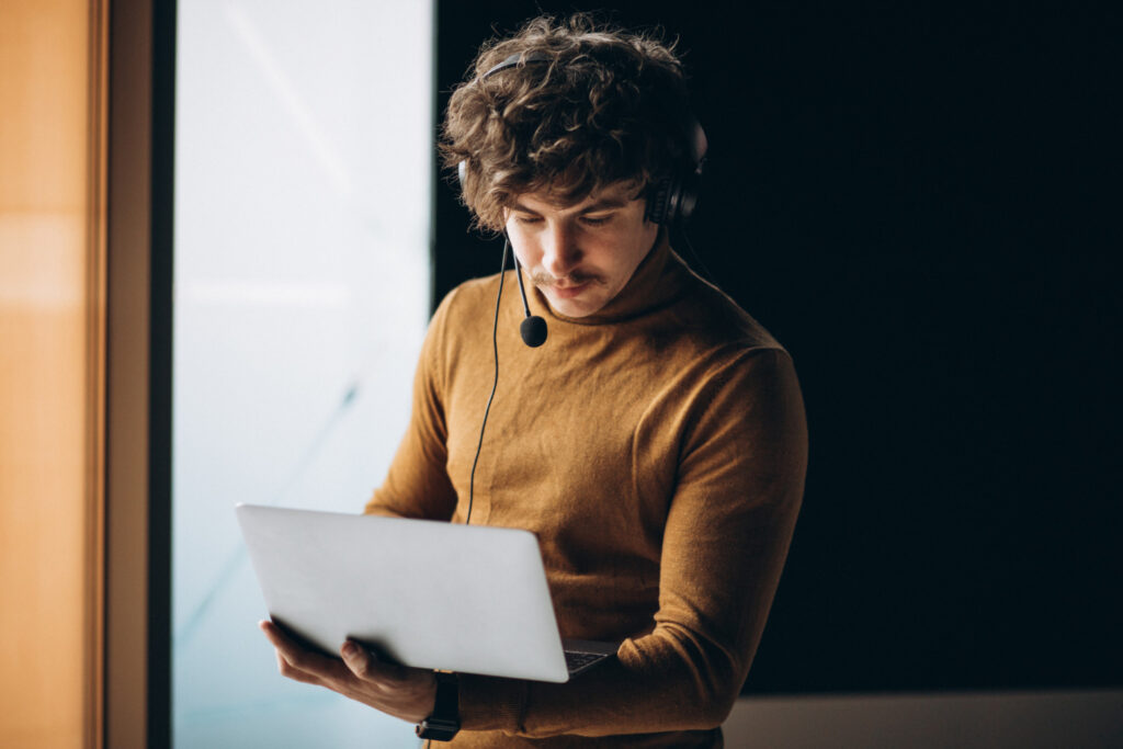 Contact Easy Earner Hub | Get in Touch Today 21960